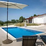 Family Friendly House With A Swimming Pool Rovinjsko Selo, - 24401 Casa de Férias *